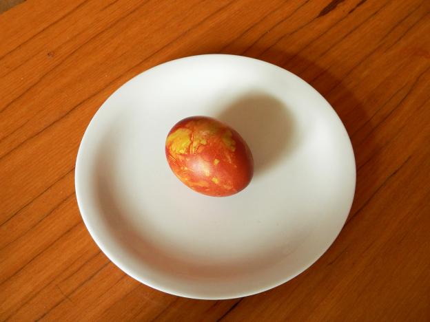 От престоялите на стайна температура яйца човек може да се натрови още на втория ден Великденско яйце